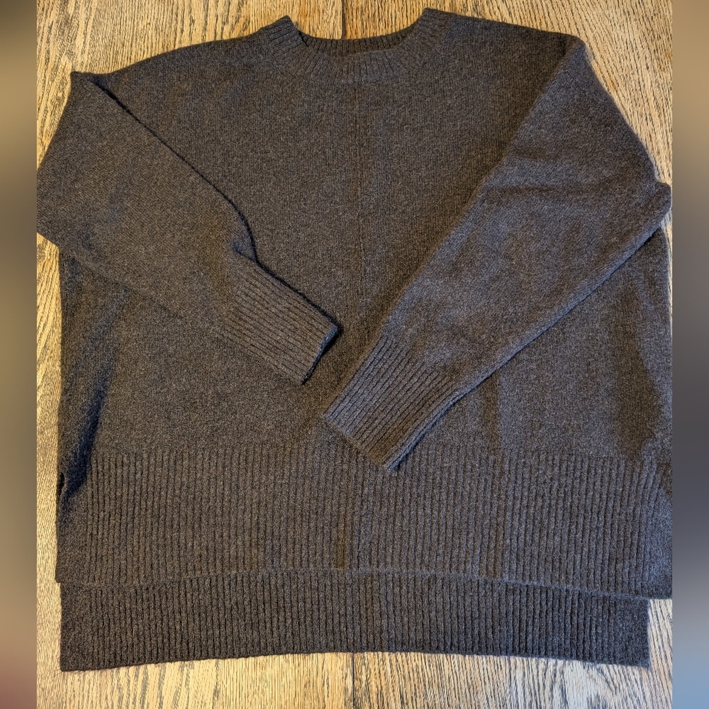 Vince Camuto Stretch Oversized High Low Sweater M